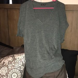 Quarter sleeve high low